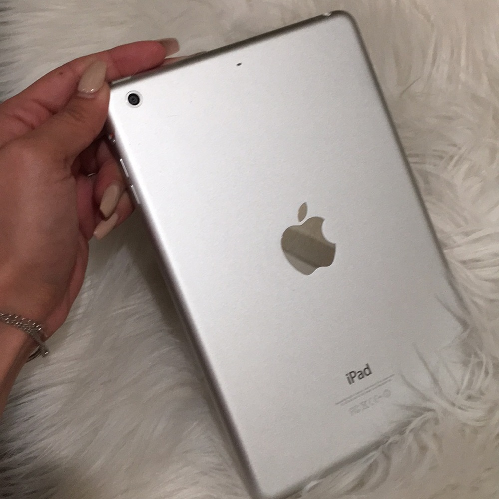 iPad Mini 4 - Picture 3 of 3